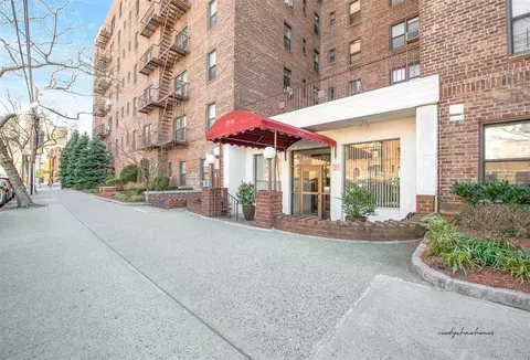 71-11 Yellowstone Blvd #6H, Forest Hills, NY 11375