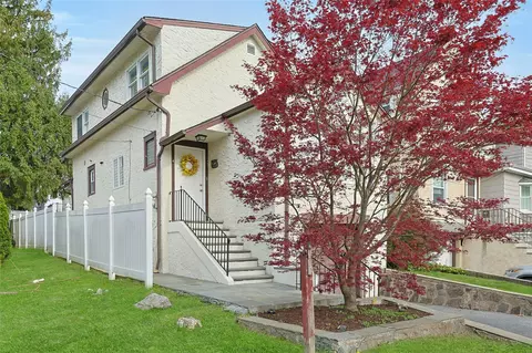 4 Rosedale Ave, New Rochelle, NY 10801