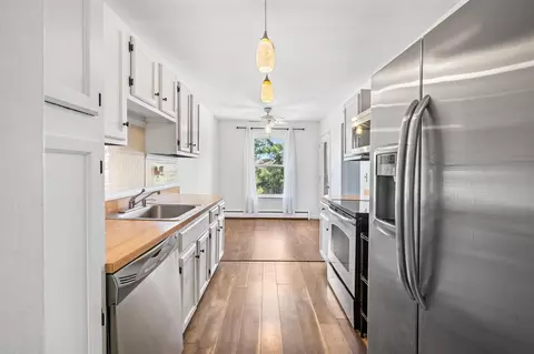 925 Sierra Vista Ln, Clarkstown, NY 10989