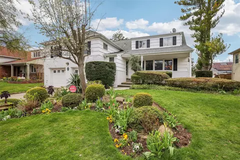 569 Donald Ln, Woodmere, NY 11598