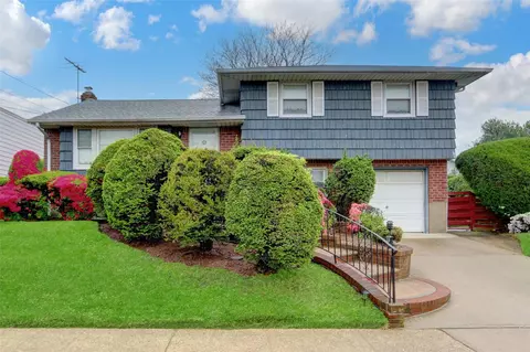 106 Osborne Rd, West Hempstead, NY 11552
