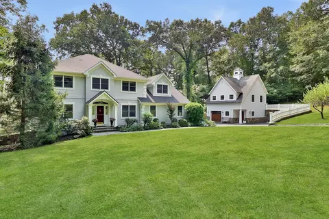 19 Cameo Ct, Carmel, NY 10512
