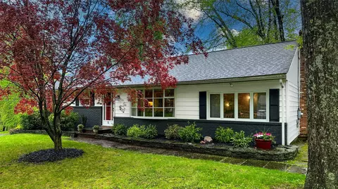 11 Woodland Dr, New Paltz, NY 12561
