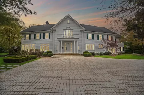 58 Beverly Rd, North Hempstead, NY 11021