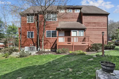 203 Apple Tree Ln, Southeast, NY 10509