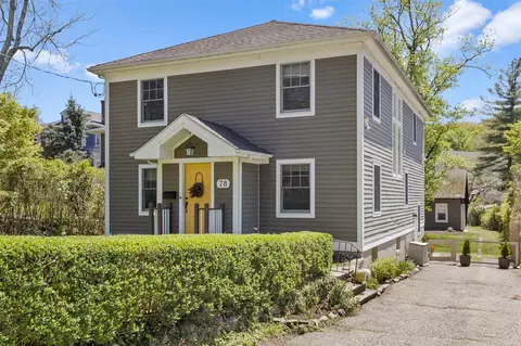 78 E Sunnyside Ln, Greenburgh, NY 10533