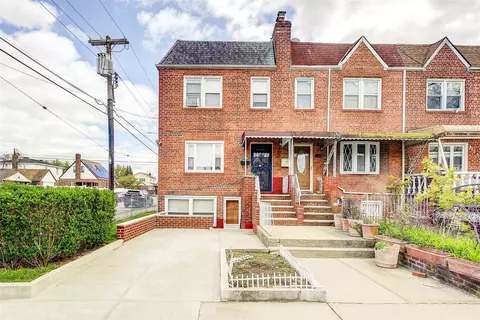 225-54 Murdock Ave, New York, NY 11429