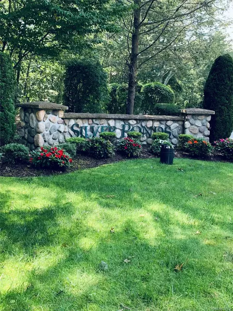 72 Fox Ct #72, Manorville, NY 11949