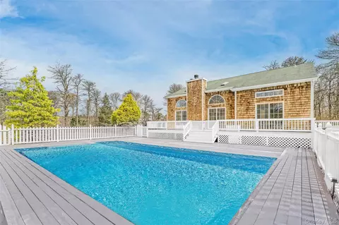 280 Shinnecock Hills Rd, Southampton, NY 11968