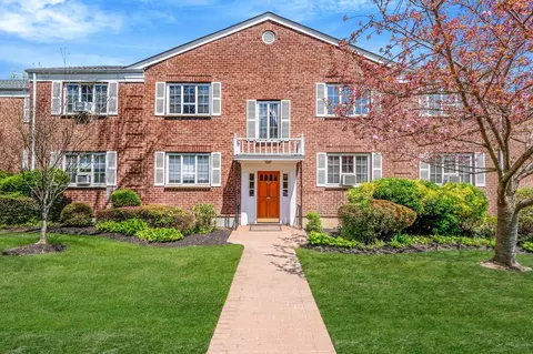 421 W Main St #96A, Huntington, NY 11743