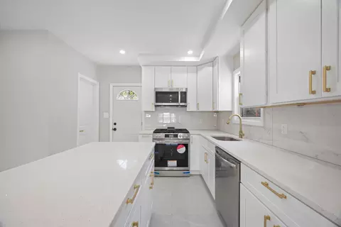 1463 William Pl, New York, NY 10461