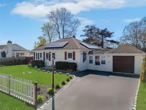 136 Saint Johns St, Central Islip, NY 11722