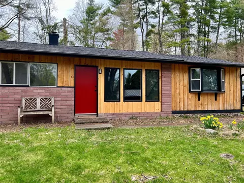 24 Overlook Dr, Woodstock, NY 12498