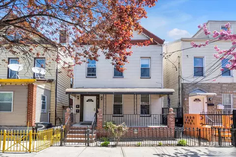 215 Warwick St, Brooklyn, NY 11207