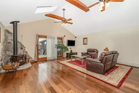 39 Central Ave, Amityville, NY 11701
