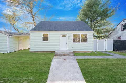 30 Winter Ave, Wyandanch, NY 11798