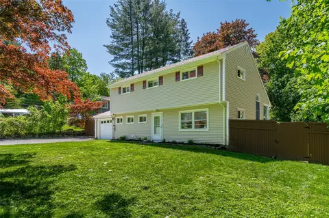 20 Knowlton Ave, Mount Kisco, NY 10549