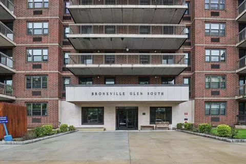 1376 Midland Ave #312, Bronxville, NY 10708