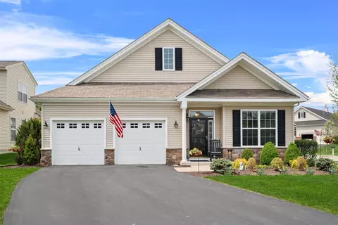 17 Juniper Cir, Middletown, NY 10940