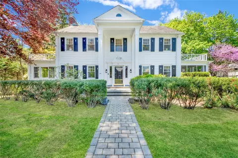 34 Longvue Ave, New Rochelle, NY 10804