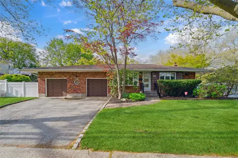 129 Wolf Hill Rd, Huntington, NY 11747