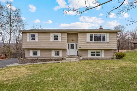 10 Jackson St, Highland Mills, NY 10930