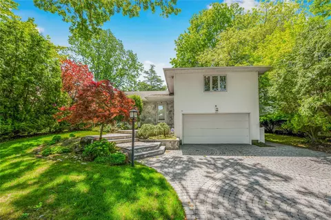 96 Mulberry Ave, Garden City, NY 11530