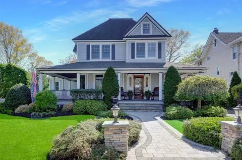 20 Irving Pl, Rockville Centre, NY 11570