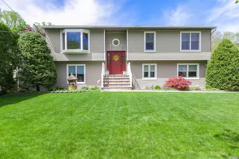 25 Dale Ln, Smithtown, NY 11787