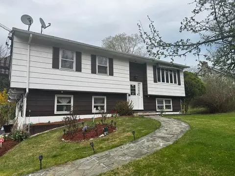 141 Oak St, Newburgh, NY 12550