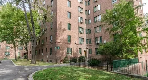 1970 E Tremont Ave #8A, New York, NY 10462