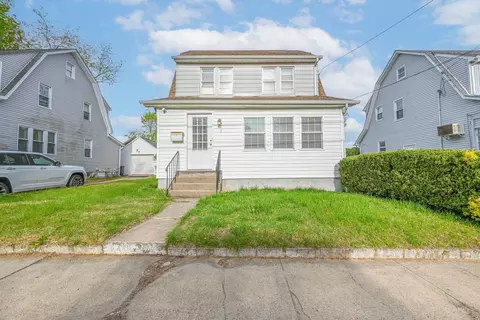 12 Maryland Ave, Glen Cove, NY 11542