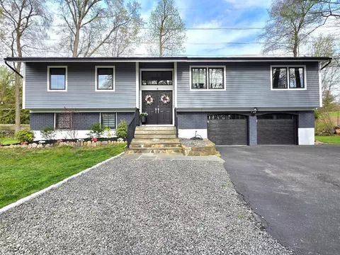 65 Sprain Rd, Greenburgh, NY 10583