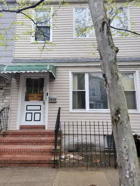 70-22 69th St, New York, NY 11385