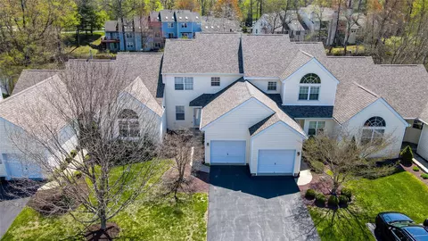 115 Turnberry Ct, Poughkeepsie, NY 12603