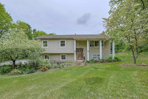 15 Hickory Hill Dr, Warwick, NY 10990