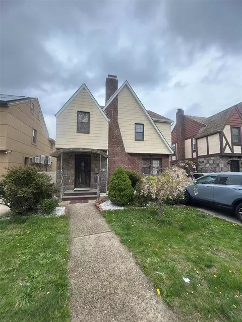142-23 58th Ave, Flushing, NY 11355