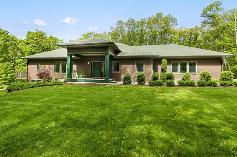 240 Brady Rd, Warwick, NY 10990