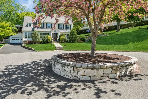 97 Summit Ave, Tuckahoe, NY 10707