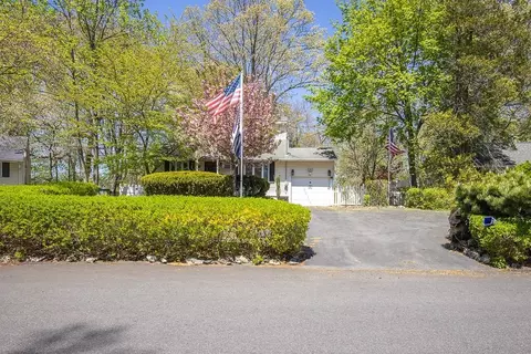 52 Captain Shankey Dr, Garnerville, NY 10923