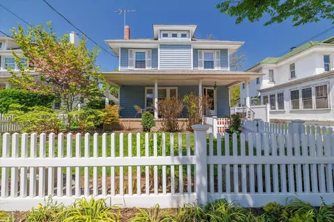 353 Lakeview Ave, Rockville Centre, NY 11570