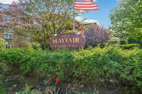 200 N Village Ave #D10, Rockville Centre, NY 11570
