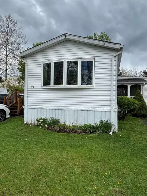 621 Sheafe Rd #123, Poughkeepsie, NY 12603