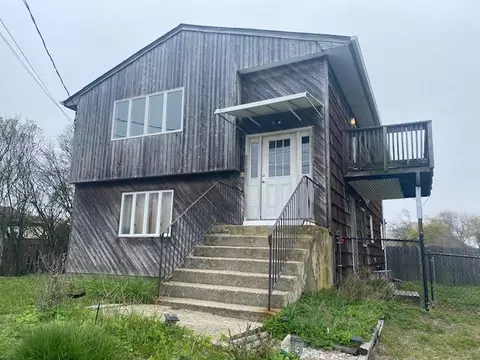 83 Grandview Dr, Shirley, NY 11967