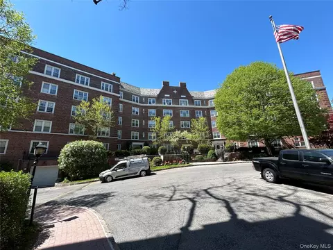 6 Midland Gdns #5A, Bronxville, NY 10708