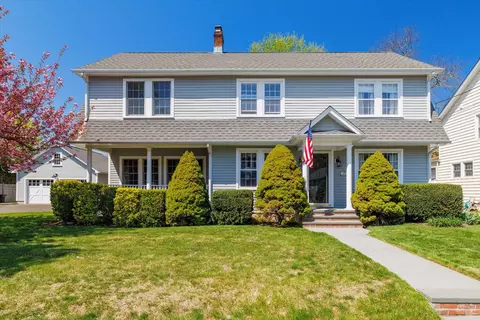 36 Locust Ave, East Norwich, NY 11732