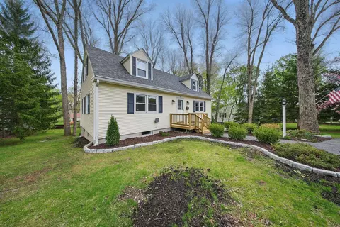 10 Crescent Ave, Warwick, NY 10990
