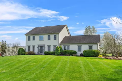 38 Old Cross Rd, Warwick, NY 10990