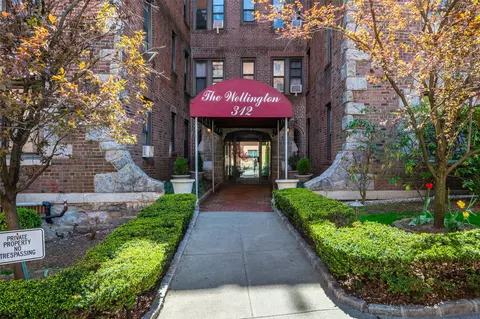 312 Main St #1F, White Plains, NY 10601