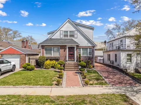 15911 29th Ave, Flushing, NY 11358
